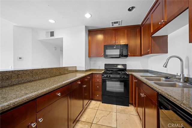 20253 Keswick Street 331, Winnetka, CA 91306