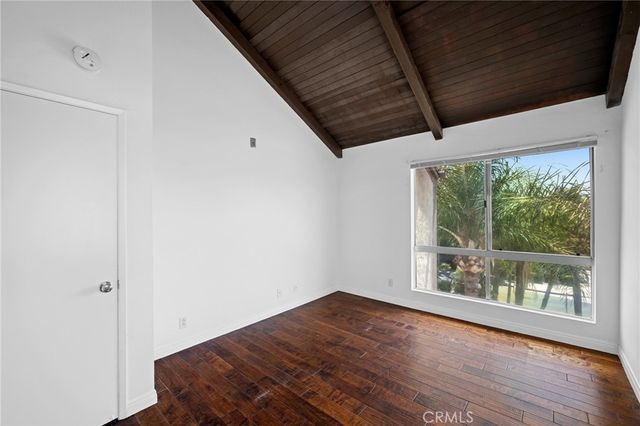 20253 Keswick Street 331, Winnetka, CA 91306