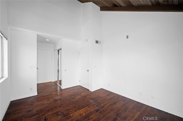 20253 Keswick Street 331, Winnetka, CA 91306