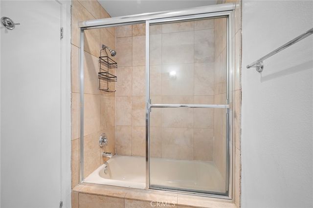 20253 Keswick Street 331, Winnetka, CA 91306