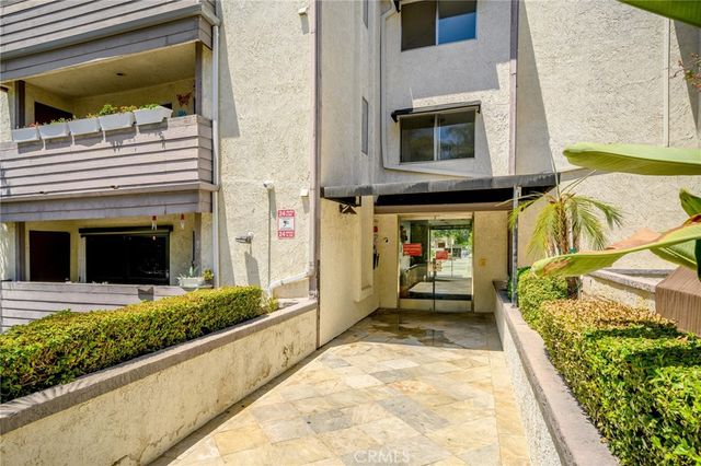 20253 Keswick Street 331, Winnetka, CA 91306