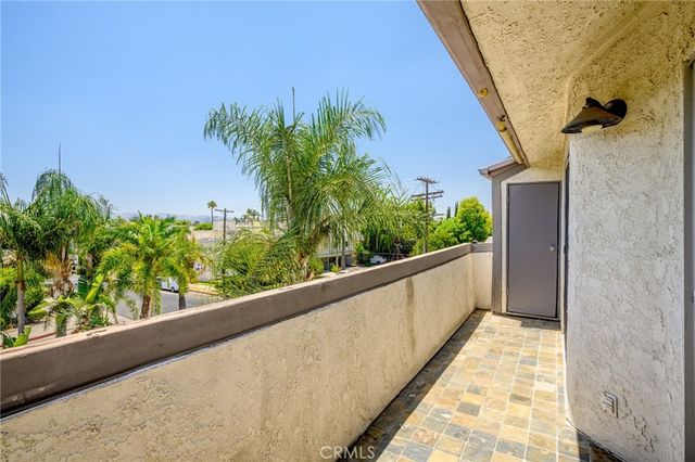 20253 Keswick Street 331, Winnetka, CA 91306