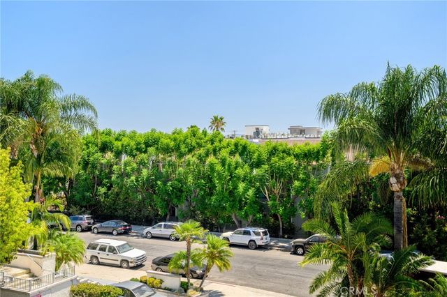 20253 Keswick Street 331, Winnetka, CA 91306