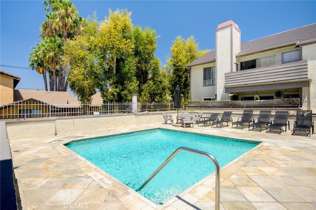 20253 Keswick Street 331, Winnetka, CA 91306