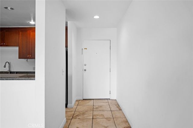 20253 Keswick Street 331, Winnetka, CA 91306
