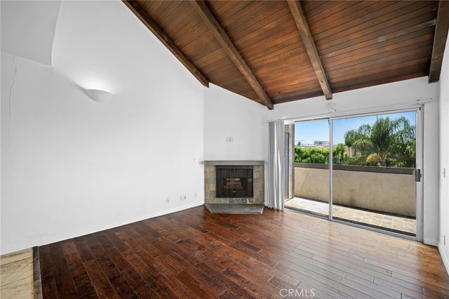 20253 Keswick Street 331, Winnetka, CA 91306