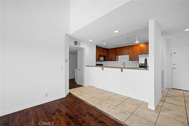 20253 Keswick Street 331, Winnetka, CA 91306