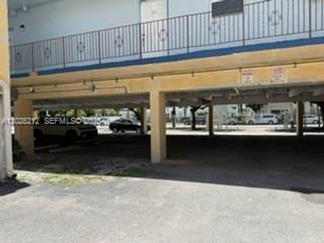 1555 W 44th Pl 203, Hialeah, FL 33012