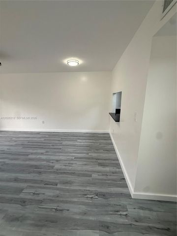 1555 W 44th Pl 203, Hialeah, FL 33012