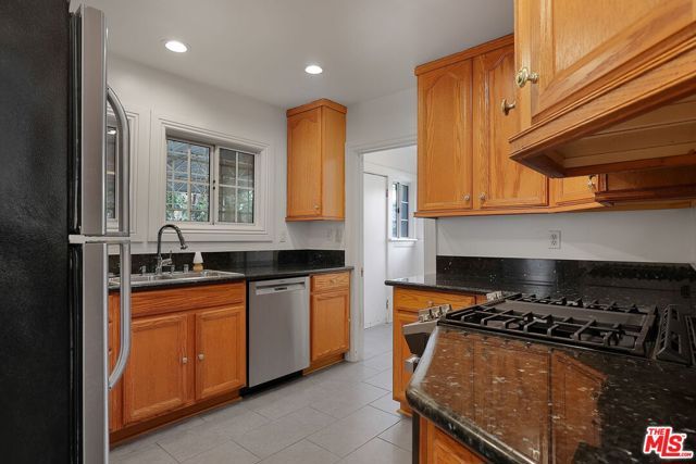 1271 S Mullen Avenue, Los Angeles, CA 90019