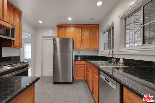 1271 S Mullen Avenue, Los Angeles, CA 90019