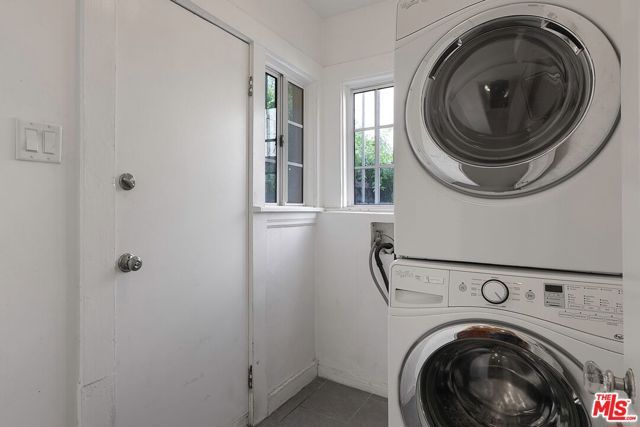 1271 S Mullen Avenue, Los Angeles, CA 90019