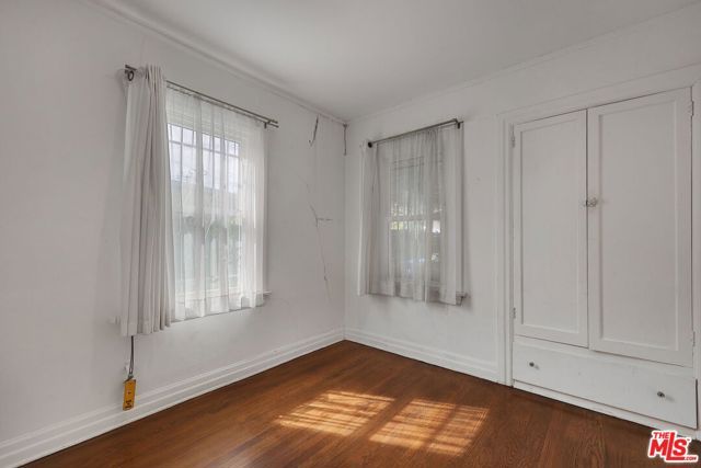 1271 S Mullen Avenue, Los Angeles, CA 90019