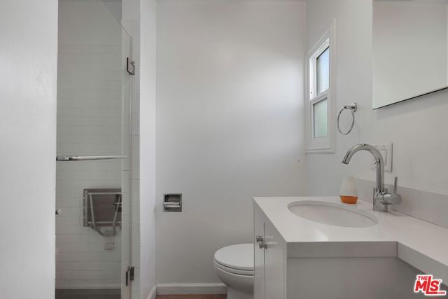 1271 S Mullen Avenue, Los Angeles, CA 90019