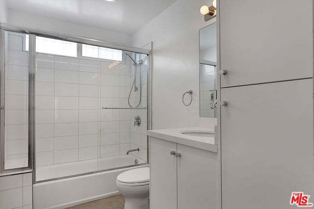1271 S Mullen Avenue, Los Angeles, CA 90019