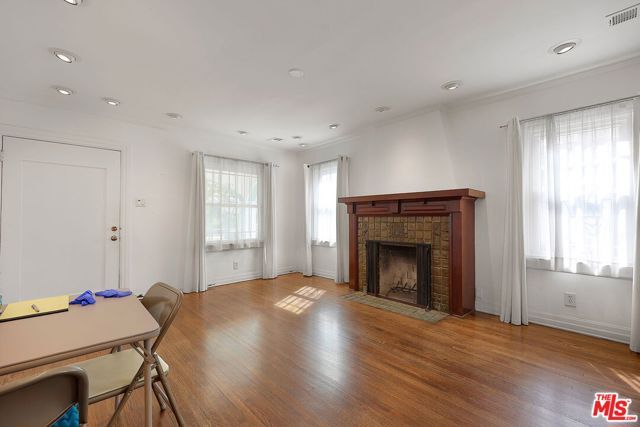 1271 S Mullen Avenue, Los Angeles, CA 90019