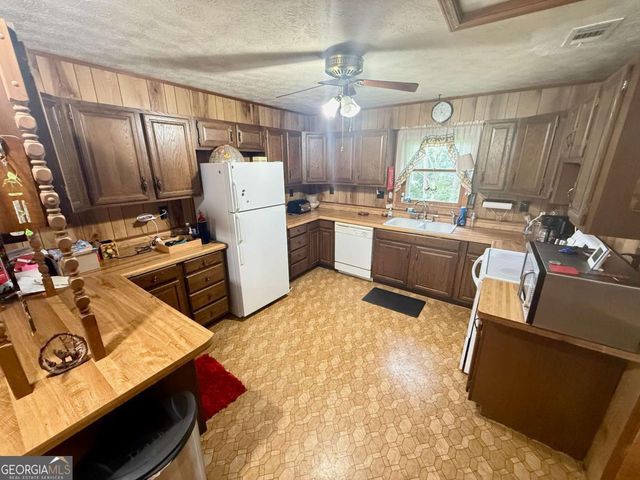 4224 Rocky Face Drive, Douglasville, GA 30135