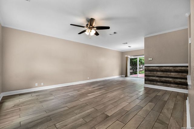 9323 BOWEN DR, San Antonio, TX 78250