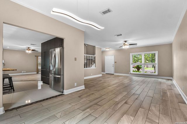 9323 BOWEN DR, San Antonio, TX 78250
