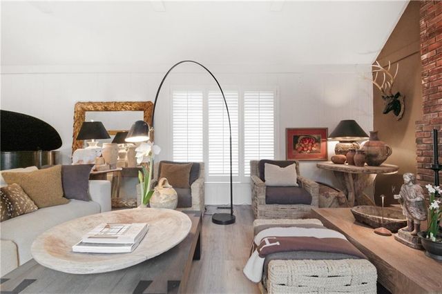 2200 W 121st Street, Leawood, KS 66209