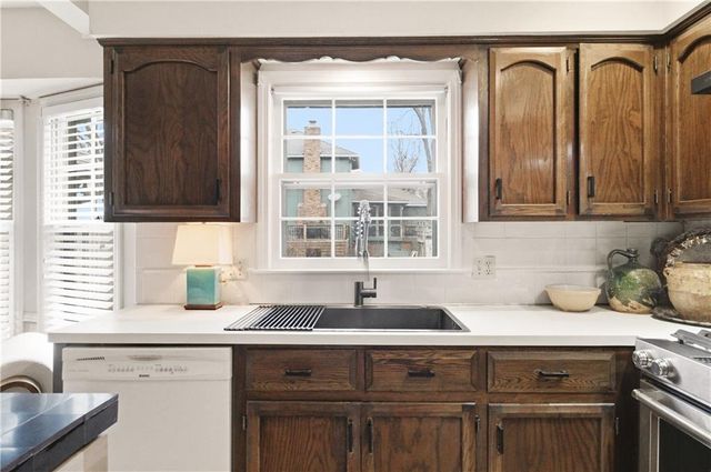 2200 W 121st Street, Leawood, KS 66209