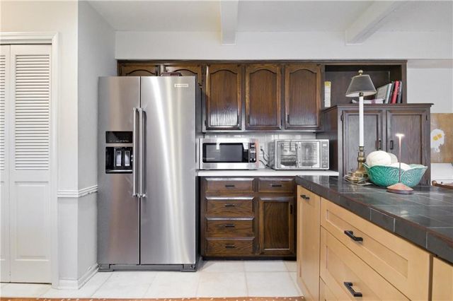 2200 W 121st Street, Leawood, KS 66209