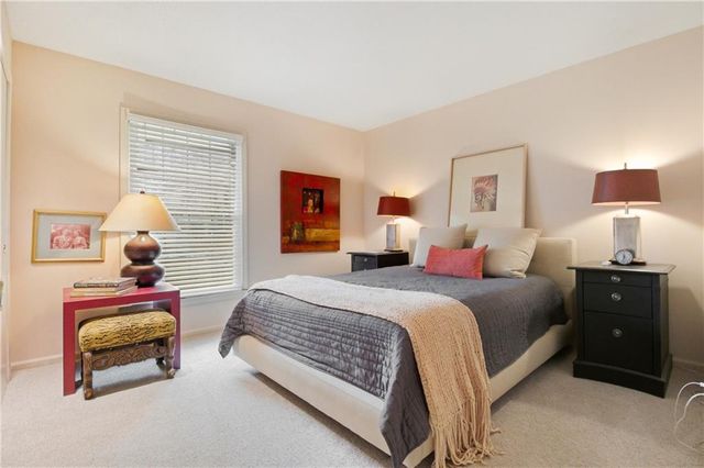 2200 W 121st Street, Leawood, KS 66209