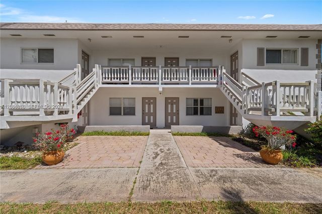 5207 SW 91st Avenue 7, Cooper City, FL 33328