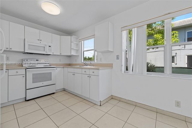 5207 SW 91st Avenue 7, Cooper City, FL 33328