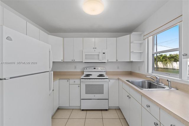 5207 SW 91st Avenue 7, Cooper City, FL 33328