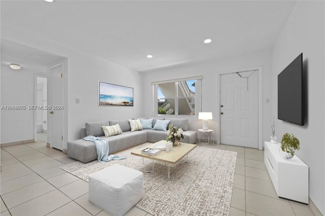 5207 SW 91st Avenue 7, Cooper City, FL 33328