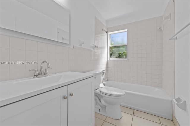 5207 SW 91st Avenue 7, Cooper City, FL 33328