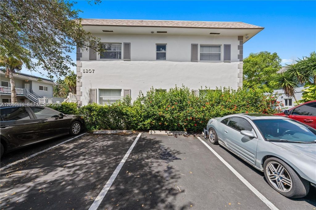 5207 SW 91st Avenue 7, Cooper City, FL 33328