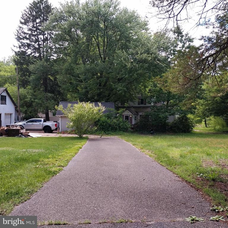 155 LAKEFRONT ST, Blackwood, NJ 08012