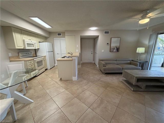 2094 Arbour Walk CIR 3014, Naples, FL 34109