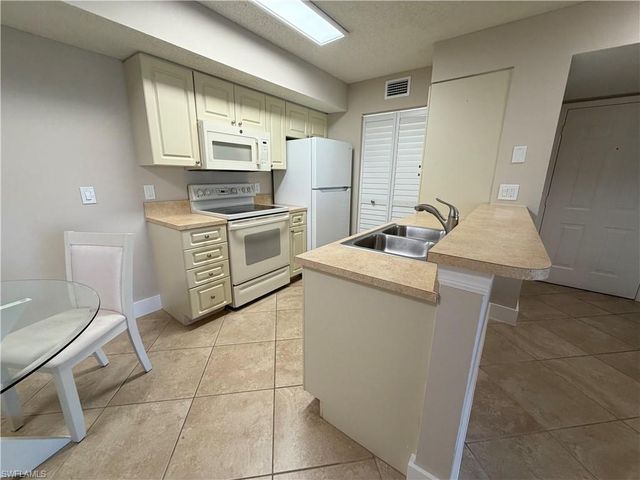 2094 Arbour Walk CIR 3014, Naples, FL 34109