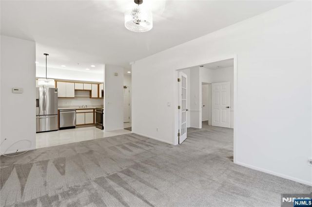 5301 Richmond Road 301, West Milford, NJ 07480