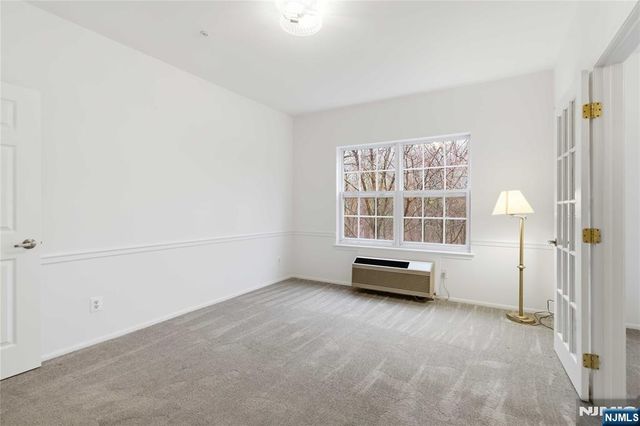 5301 Richmond Road 301, West Milford, NJ 07480