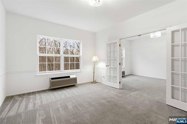 5301 Richmond Road 301, West Milford, NJ 07480