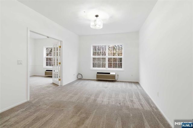 5301 Richmond Road 301, West Milford, NJ 07480