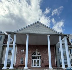 5301 Richmond Road 301, West Milford, NJ 07480