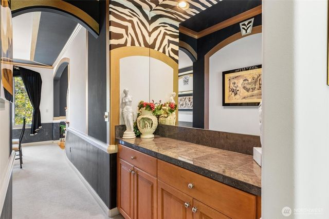26810 SE 9th Way, Sammamish, WA 98075