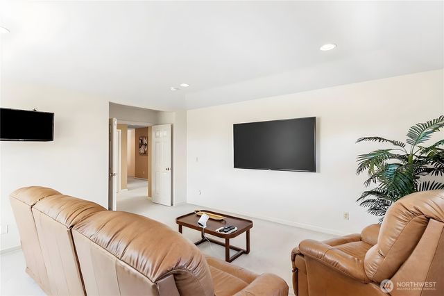 26810 SE 9th Way, Sammamish, WA 98075