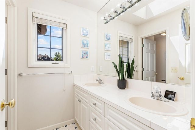 26810 SE 9th Way, Sammamish, WA 98075