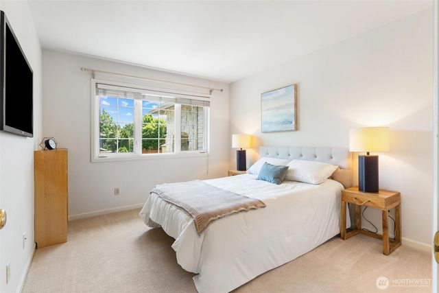 26810 SE 9th Way, Sammamish, WA 98075
