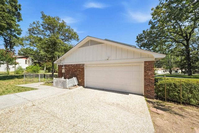 1701 War Eagle Drive, North Little Rock, AR 72116