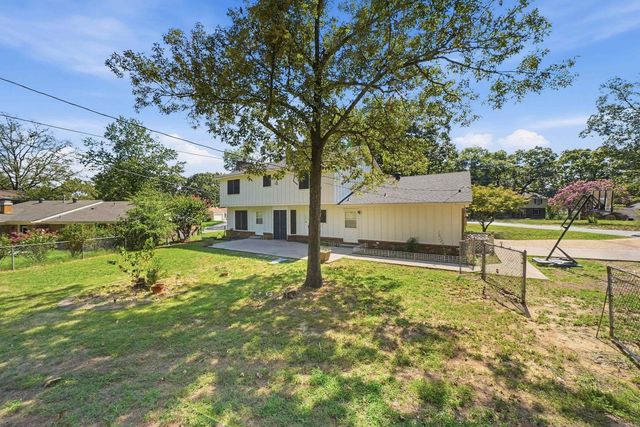 1701 War Eagle Drive, North Little Rock, AR 72116