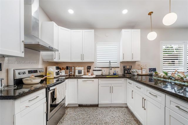 1245 NE 154th St, North Miami Beach, FL 33162