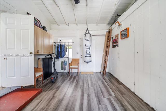 1245 NE 154th St, North Miami Beach, FL 33162