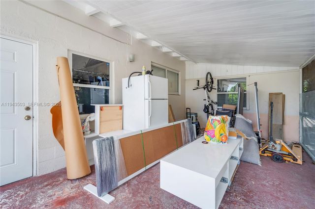 1245 NE 154th St, North Miami Beach, FL 33162